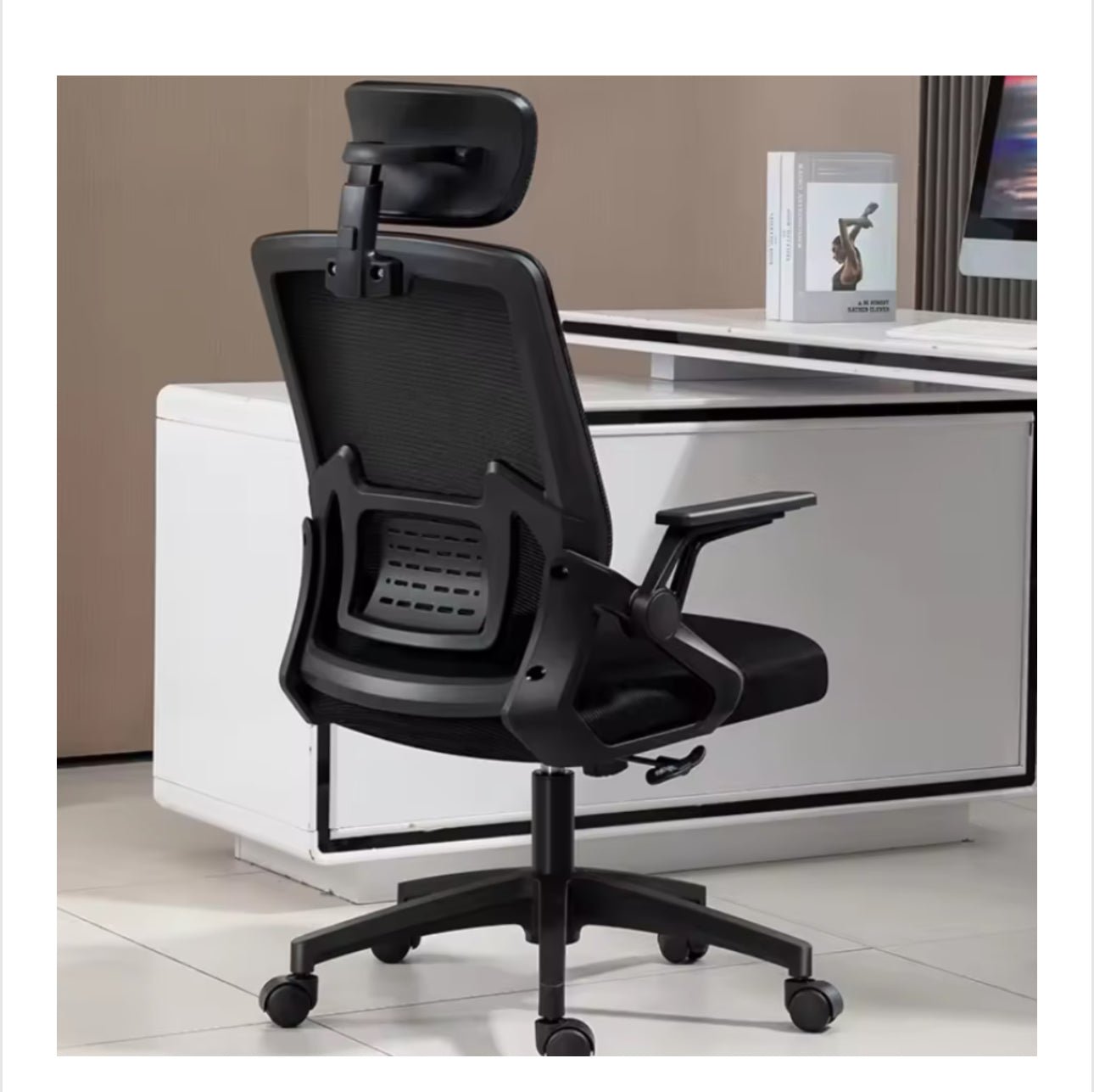 Scaun ergonomic reglabil pentru birou sau gaming, culoare neagră – design modern, confort sporit și susținere lombară. Ideal pentru sesiuni prelungite de muncă sau joc - Seliodrox srl